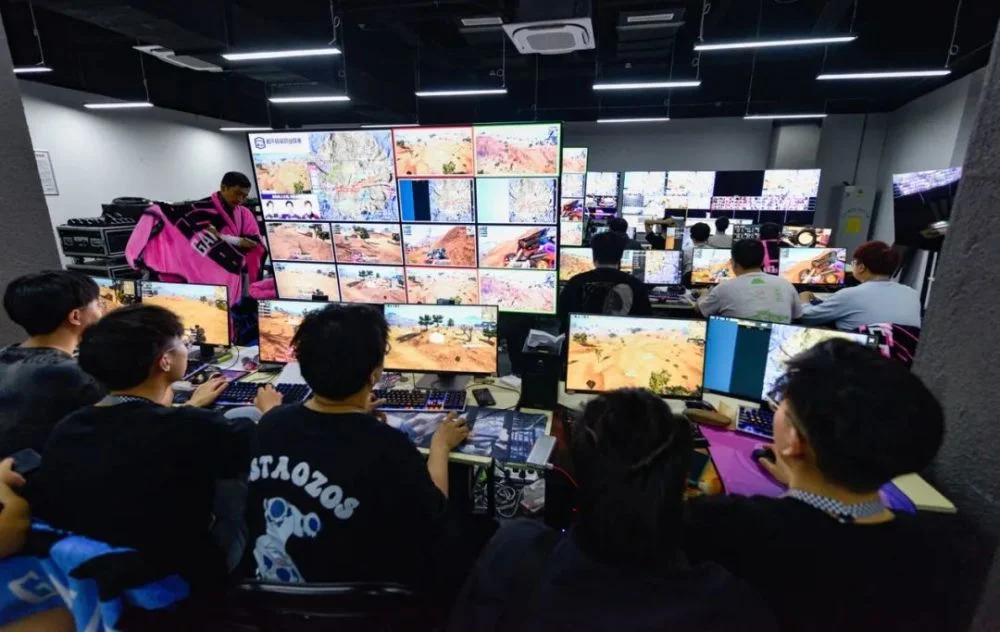 问鼎游戏app品牌视觉展示图一
